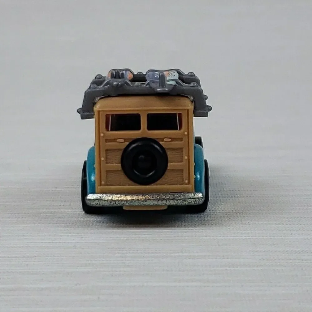 Mattel Hot Wheels 1979 FORD WOODIE W/ Surf Boards Woody Die Cast Car 2010 Toy